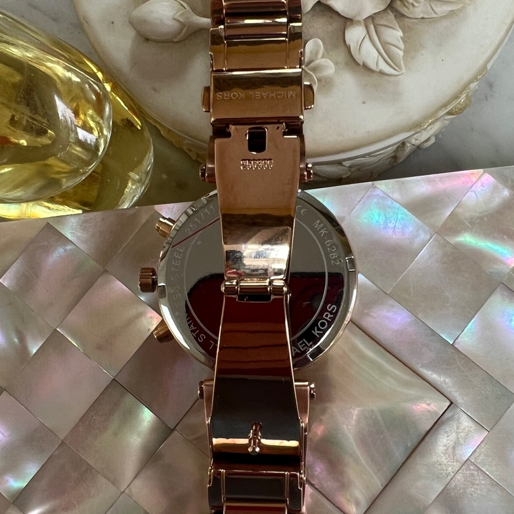 Michael Kors Rose Gold Watch - Picture 6 of 7